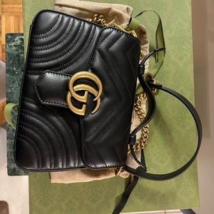 GG Marmont mini top handle bag